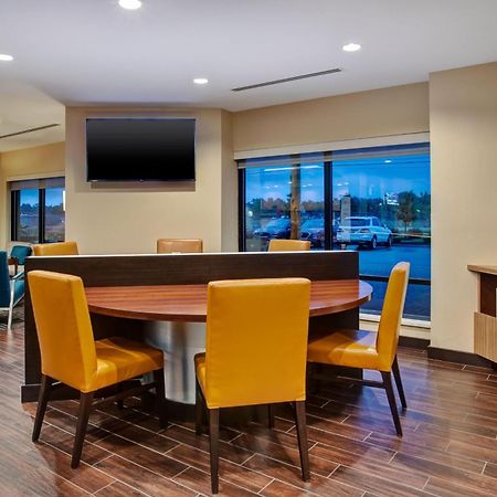 TownePlace Suites by Marriott Detroit Belleville Extérieur photo