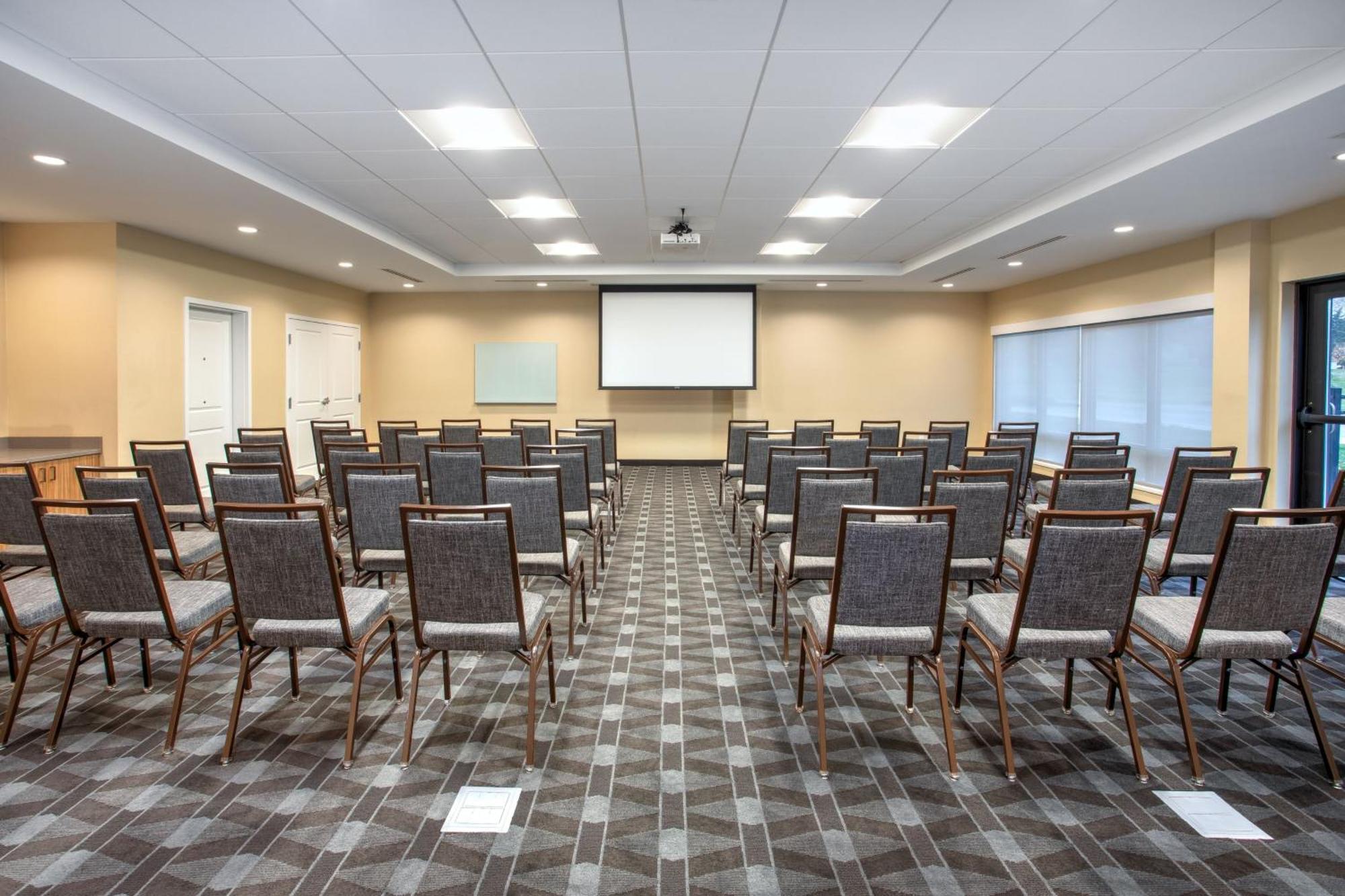 TownePlace Suites by Marriott Detroit Belleville Extérieur photo