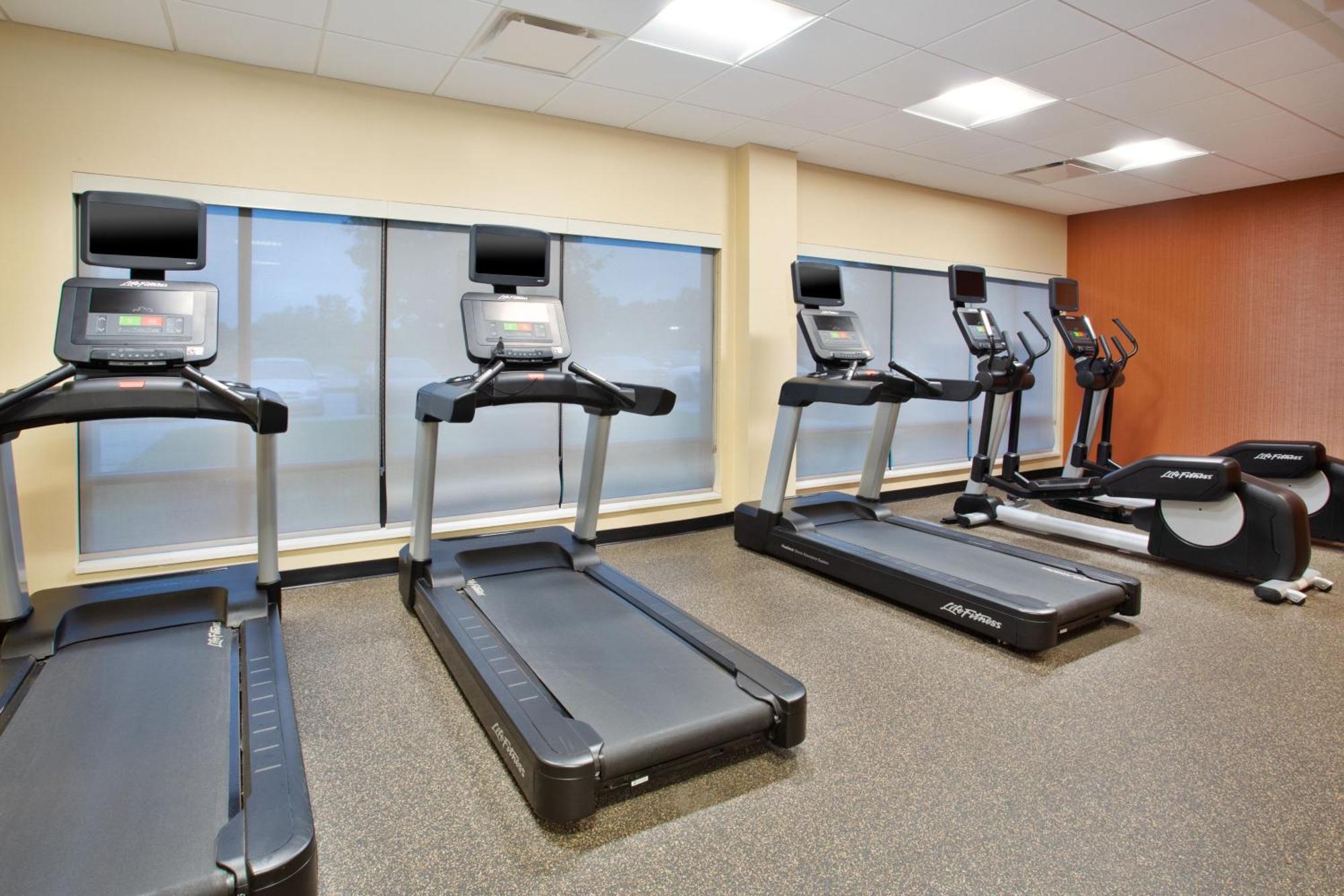 TownePlace Suites by Marriott Detroit Belleville Extérieur photo